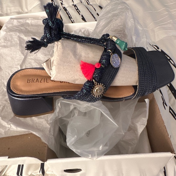COPY - BRAZIL BREEZE SANDLES💕 - Picture 1 of 5